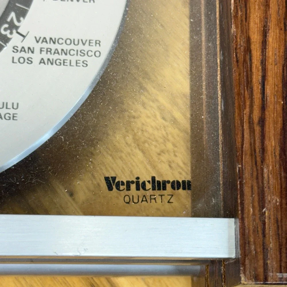 Vintage Verichron Quartz World Time Zone GMT Desk Clock Japan Red Airplane